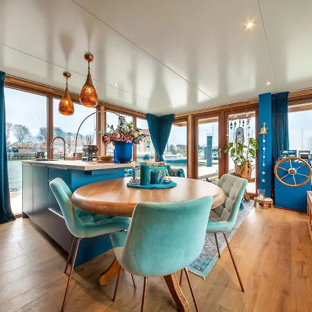 Tekne Romantic, Sailable Harbor Lodge, In A Beautiful Location In